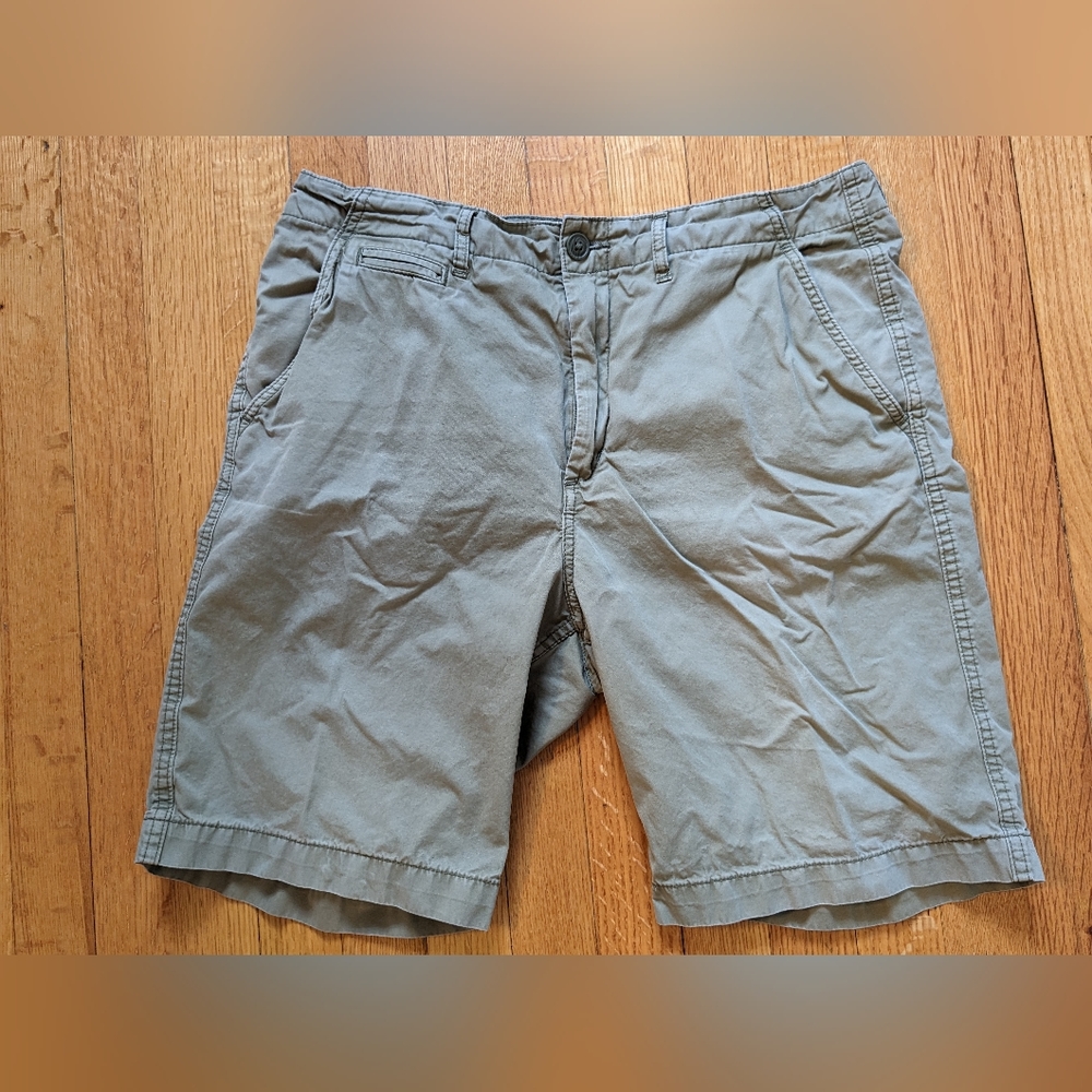 H&M Khaki Green Shorts (size 32)